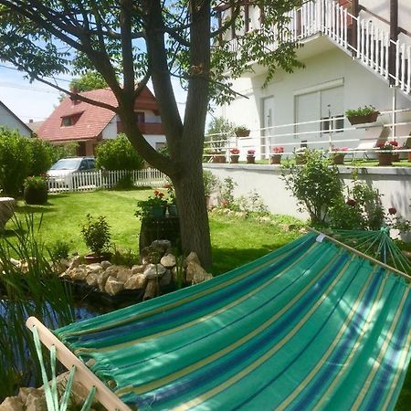 Lelle-Kert Apartman 02 Balatonlelle Exterior photo